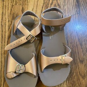 Girls Metallic Rose Sandals with Buckle Straps